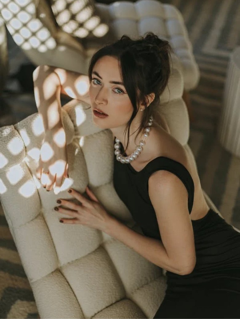 MARIA SANTOS